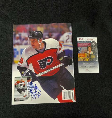 Wendel Clark & Mikael Renberg Signed Beckett Magazine JSA COA Maple Leafs Flyers - Picture 2 of 2