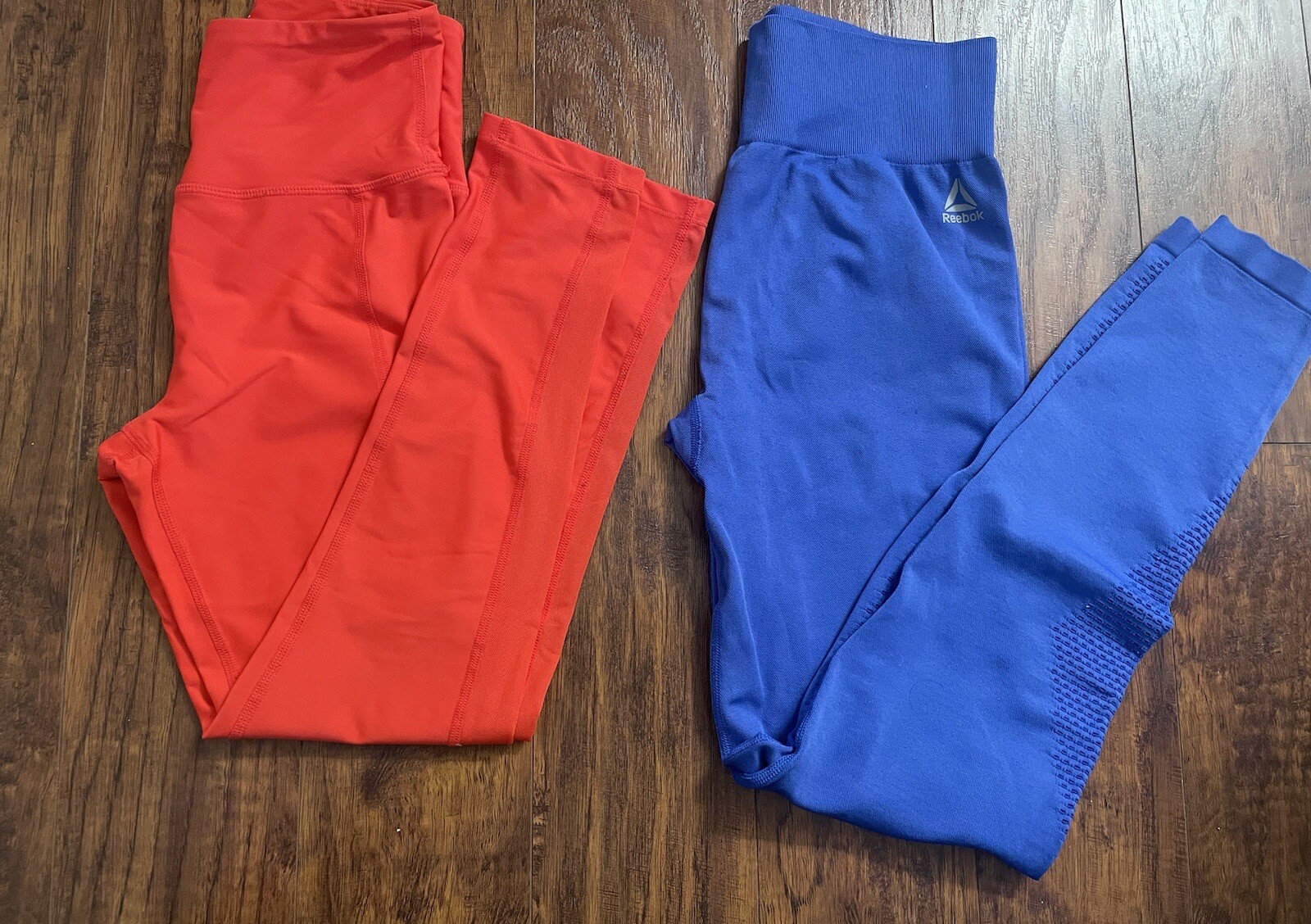 Set di 2 paia leggings uno XS altra taglia sconosciuta Reebok Sofia