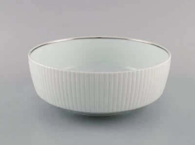 Tapio Wirkkala pour Rosenthal. Rare bol modulable en porcelaine cannelée. - Photo 1/4