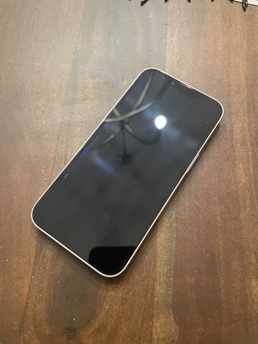 Apple iPhone 13 With TikTok- 128 GB - Silver (AT&T) - Picture 2 of 3