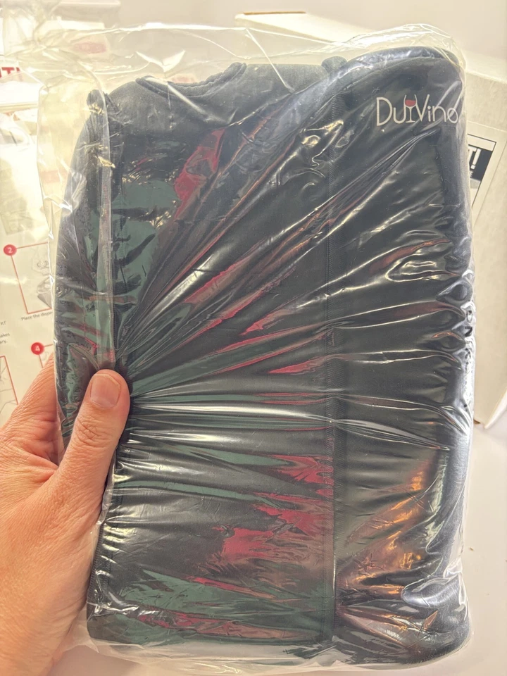 Cartera de vino Duvino con boquilla para vejigas de vino en caja paquete con 8 bolsas desechables Foto 3 de 4