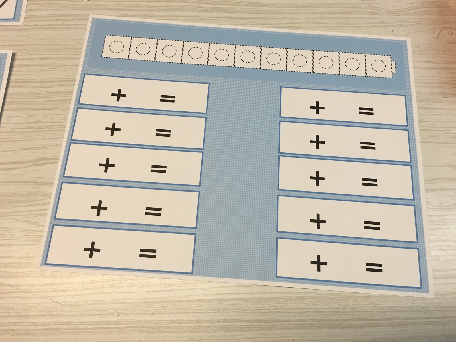 12 Tappetini a Scatto Cubi - Kit Centro di Apprendimento - Matematica - (12 Tappetini Laminati Cancellazione a Secco) foto 6