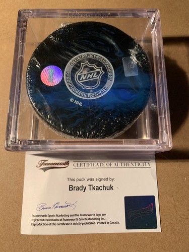 BRADY TKACHUK - Ottawa Senators / Signed Autographed PUCK COA Frameworth  - Picture 2 of 2