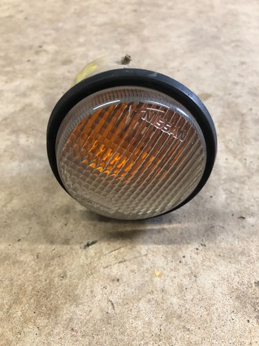 Nissan Figaro 1991 Blinker vorne Fahrerseite rechts abseits - Bild 2 von 10
