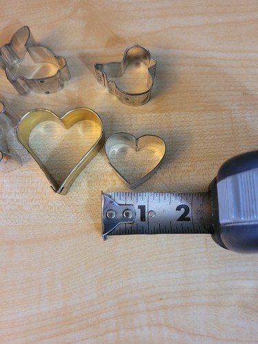 6 Vintage Small Cookie Cutters - Picture 4 of 7