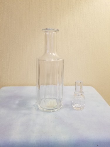 Vintage Clear Glass Oil & Vinegar Cruet Made in Italy, 7.75" Tall, With Top - Picture 2 of 7