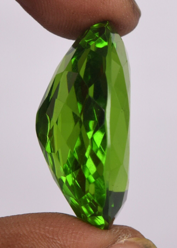 AAA+ Green Peridot Oval Cut 88.85 Ct. Faceted Loose Gemstone for Ring & Pendant - Picture 3 of 6