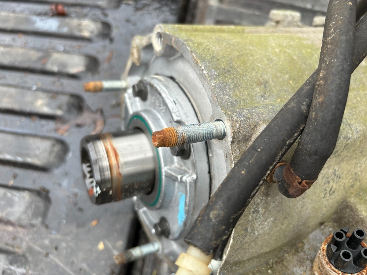 BENTL TRANSFER Mサイズ 22-23年 Paccar B80-6011-030 Spacer Block, Front Axle | B806011030