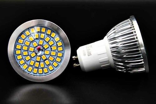LED 5,5 Watt GU10 Leuchtmittel Spot Leuchten-Strahler kaltweiss & warmweiss - Picture 1 of 10