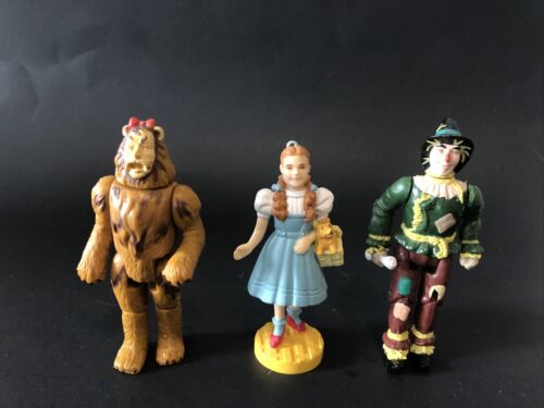 Vtg 80s 90s Lot 1988 1987 The Wizard Of Oz Toy Figures MGM PVC Lion Scarecrow - Picture 3 of 3