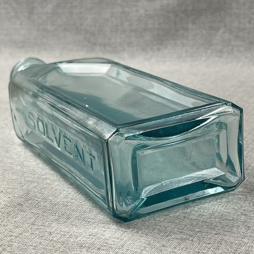 Antique Calcura Solvent Cathedral Aqua Blue Glass Medicine Bottle - Imagen 5 de 12