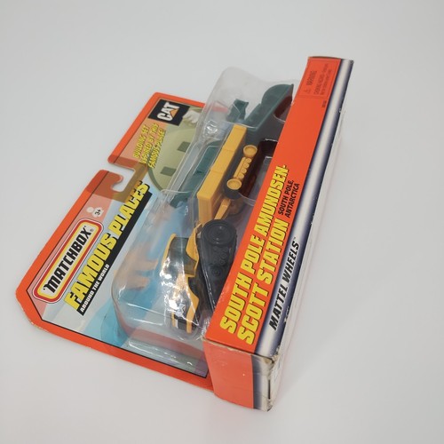 Matchbox Famous Places South Pole Amundsen-Scott Station -NIB - 1:64 scale - Picture 14 of 15