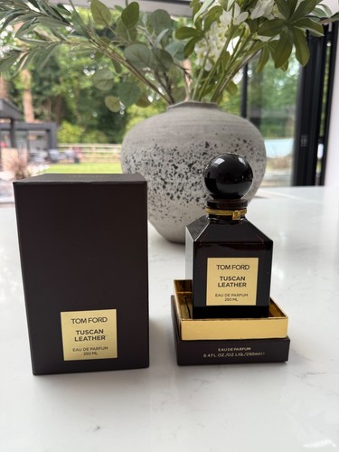 Leere Tom Ford Tuscan Leather 250ml | Charge A76 | Original Leerflasche