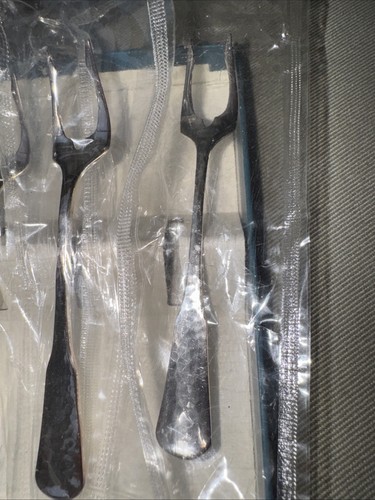 VTG Set of 4 Silver Plate 4” Olive Forks & Box - 1881 Wm Rogers by Oneida - NEW - Picture 6 of 19