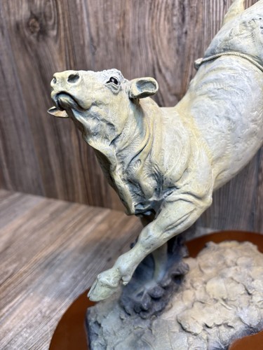 Bodacious the worlds most dangerous bull statue - Picture 11 of 20