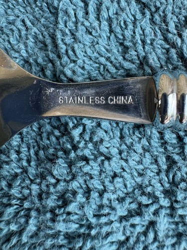40 Piece Stainless Steel Flatware Plastic Ivory Handles w/Horse Screen Print - Picture 6 of 16