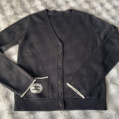 CHANEL Uniform Strickjacke Gr. 38 schwarz CC Logo Shop Uniform Top Zustand - Bild 1 von 6