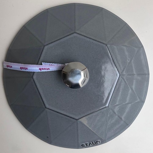 Staub Diamant Cocotte 22cm grau selten NEU mit Originalkarton - Bild 23 von 24