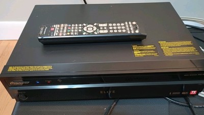 Pioneer Plasma Elite PRO-R06U Media Receiver With Remote Bundle Powers On