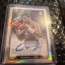 Topps Chrome Boxing Oscar De La Hoya Autographed Collectible Refractor Card!