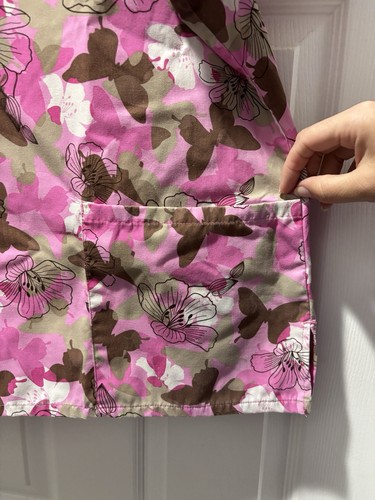 SB Scrubs Pink Butterflies & Flower Medical Scrub Top Size 2X  Brown/Khaki/Black - Picture 2 of 10