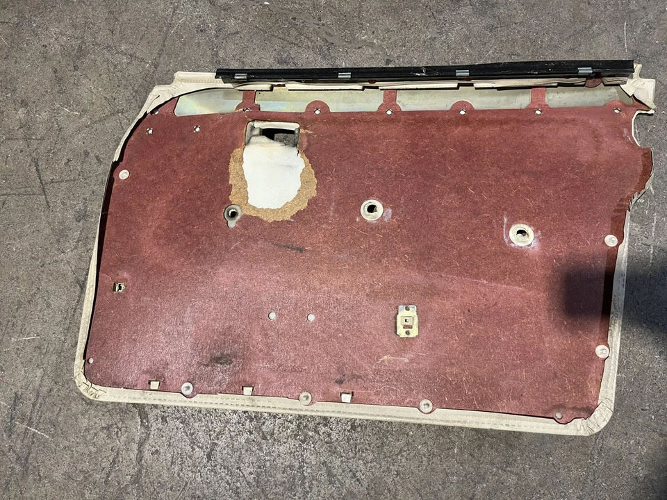 Juego de tarjetas de puerta Mercedes Benz W123 240d 300d 280e paneles tempranos color crema Foto 4 de 4