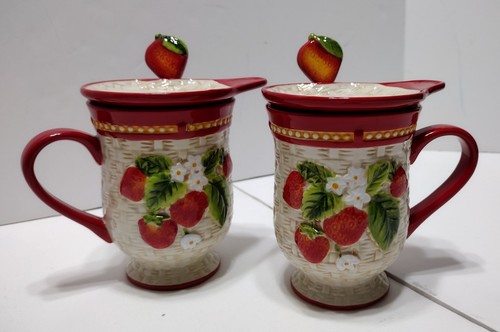 2 Temptations by Tara Figurale Obst Erdbeeren 14 Unzen Teetassen mit Deckel Löffel