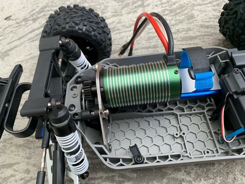 MONTAJE MOTOR ajustable de acero inoxidable para Traxxas Rustler 4X4 LCG  - Imagen 4 de 5