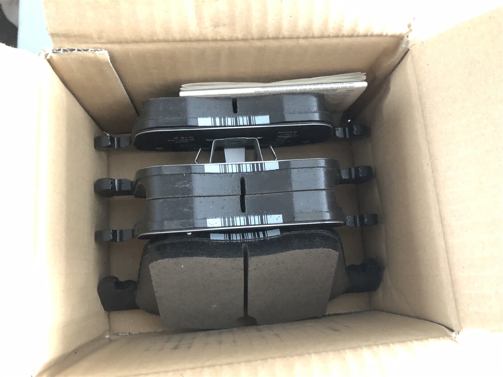 JAGUAR XE XF FPACE WITH 350mm DISCS FRONT BRAKE PADS !!!GENUINE