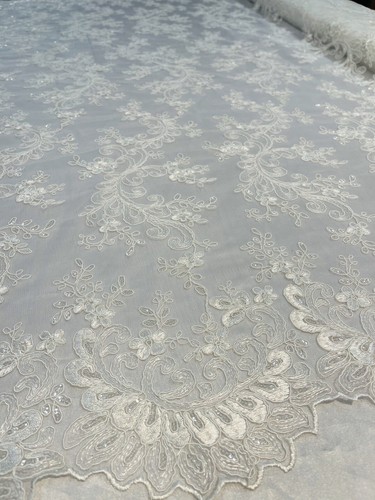 Elfenbein Spitzenstoff Kordel Blume bestickt mit Pailletten auf Netzstoff Meterware - Bild 2 von 4