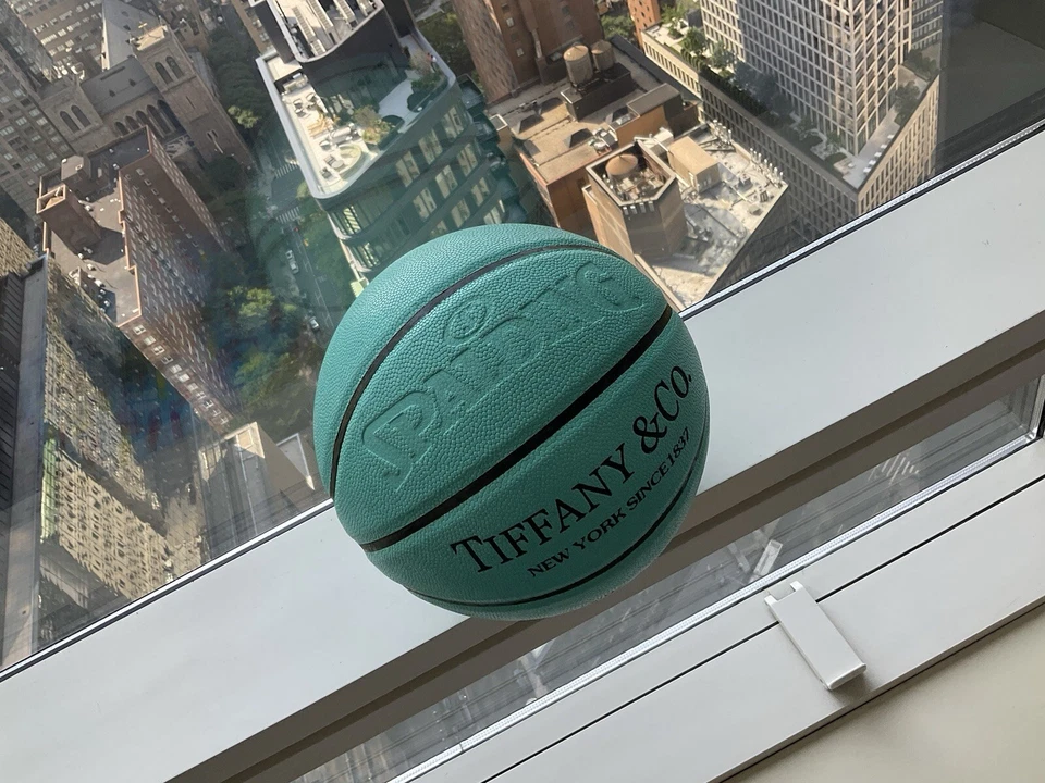 Baloncesto Tiffany & Co. x Spalding talla única 2023 Foto 2 de 4