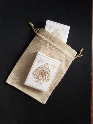 Baraja de cartas estándar Artisans White Edition. ¡Sello fiscal rojo Theory 11 2021! - Imagen 1 de 11