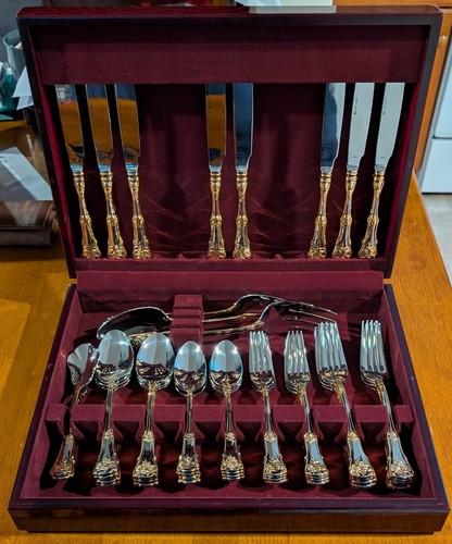 Old Country Roses Royal Albert Flatware Service Set 18/10 Stainless, 45 Pieces