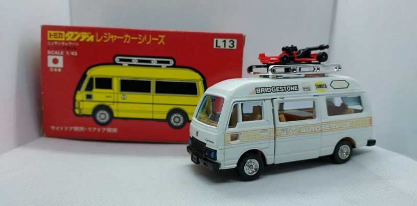 Tomica Dandy Nissan Caravan 阪神タイガース Tomica Dandy Nissan Caravan L13 Made in Japan Mini Sport Auto
