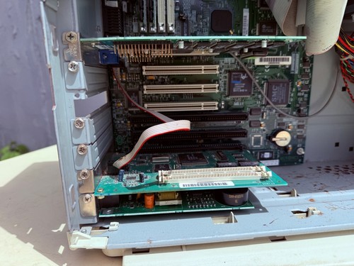 Micron P200 Millennia MXE 1997 PC vintage con processore Intel Pentium MMX - Foto 9 di 21
