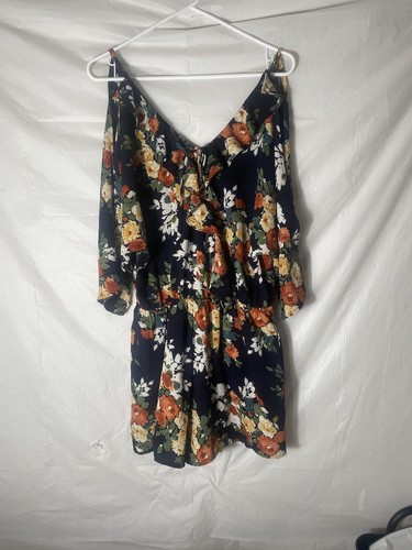 Umgee Floral Romper Size Medium  - Picture 1 of 3