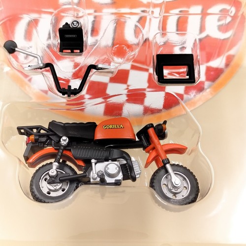 Bandai 1/24 Honda DAX Monkey Gorilla ABS MOTORBIKE Diary Vol.1 - Picture 15 of 22