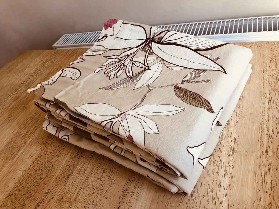 Lovely modern blackout Curtains width 46" each panel 92" total by 56" drop - Image 3 of 4