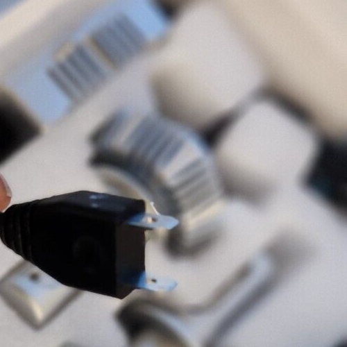 PIAA 26-17304 Headlight Bulb Platinum H4 9003 LED - Picture 5 of 6