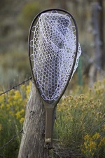 FISHPOND NOMAD NATIVE LANDING FISHING NET NATIVE COLOR CARBON FIBER RUBBER BAG