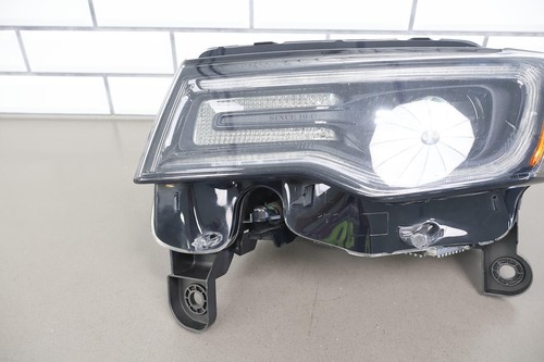 17-21 Jeep Grand Cherokee Front Left HID OEM Headlight Lamp W/ Black Bezel - Picture 4 of 19