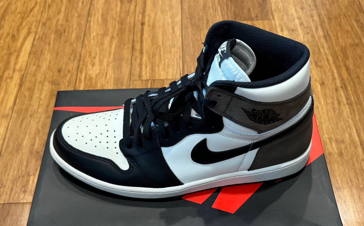 まっちゃぁ Nike Air Jordan 1 Retro OG High Dark Mocha 555088-105 Men's