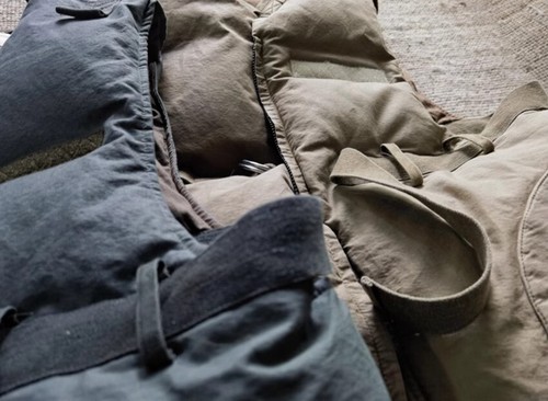 Fold White Goose Down Vest To Make Old Vintage Down Jacket - Picture 8 of 15