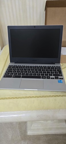 Samsung Galaxy Chromebook Go - Brand New - Picture 6 of 12