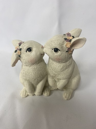 Küssende Hasen Figuren