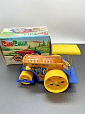 WIND UP TIN TOY BACK AND FORTH ROAD ROLLER IN ORIGINAL BOX YONE? SCHURMAN