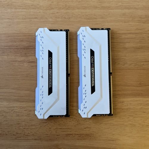 Corsair Vengeance RGB Pro 16GB (2x8GB) DDR4 3200MHz CL16 White Desktop RAM - Picture 1 of 6