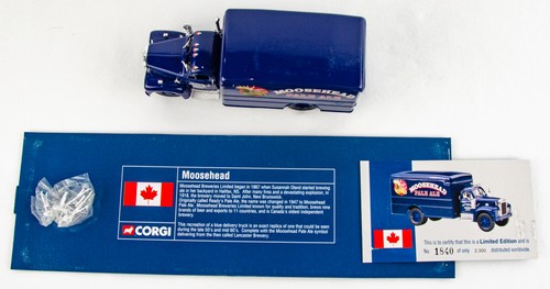 Corgi US52309 Canadian Mack B Box Van Moosehead Blue 1:50 Diecast Model Truck - Picture 8 of 10