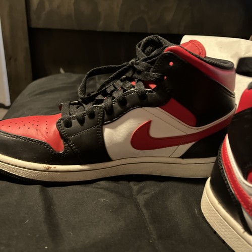 Jordan 1 Mid 8.5 “black/fire Red-white - Picture 3 of 7