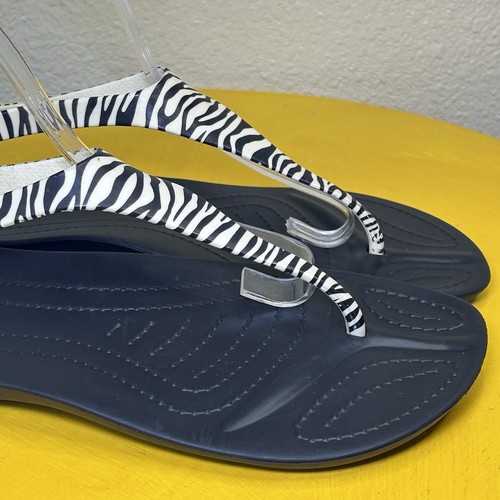 Crocs Sexi Flip Sandalen Damen 9 Zebra Komfort Riemen Barfuß minimalistische Schuhe - Bild 8 von 12